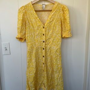 H&M sunflower dress; Size: Xxs, fits like Xs-S; Color: White & Yellow